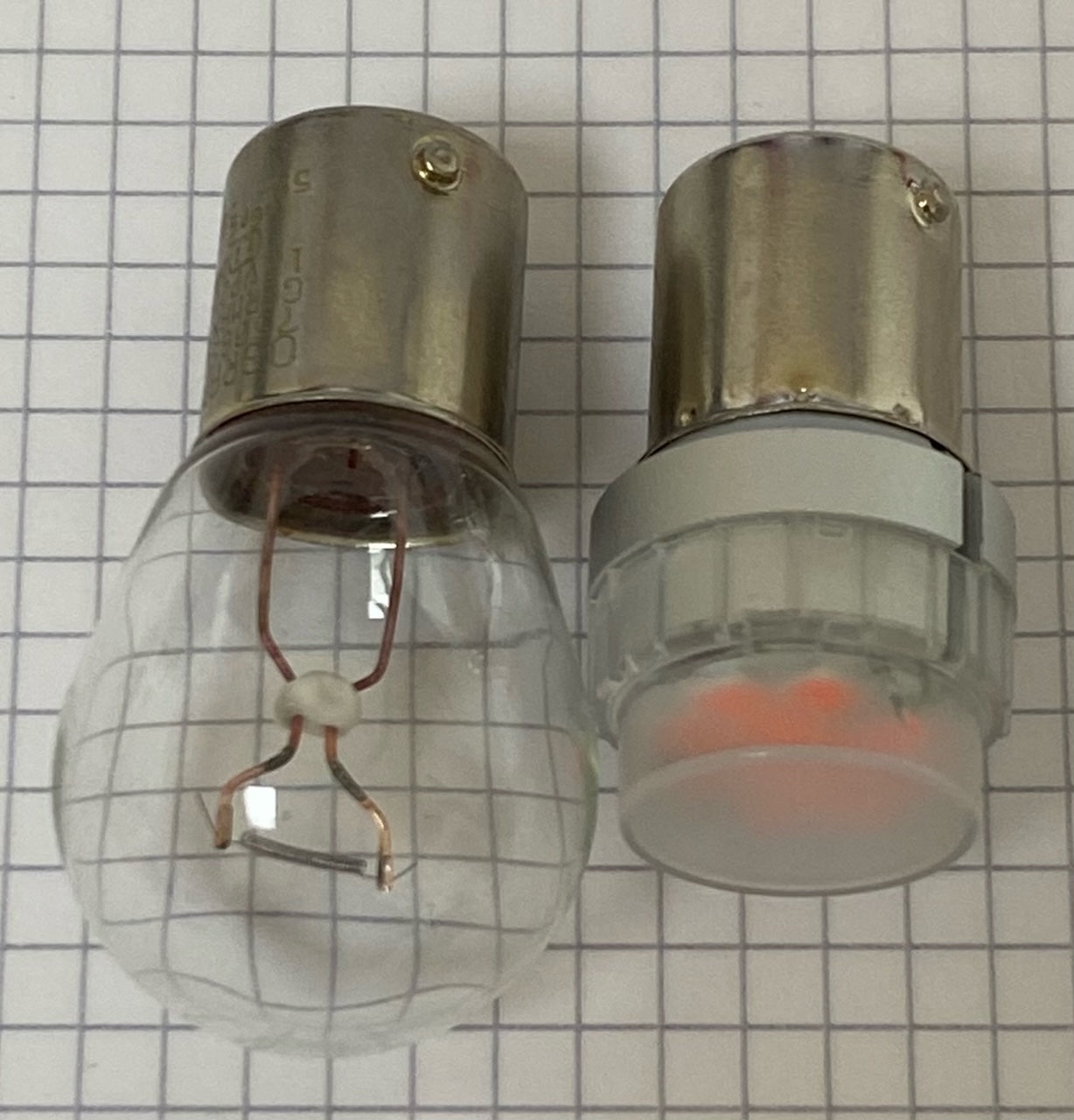 P21W LED Rot BREMSLICHT LED Sockel 12-24V 7W BA15S kurz 2 Stk.